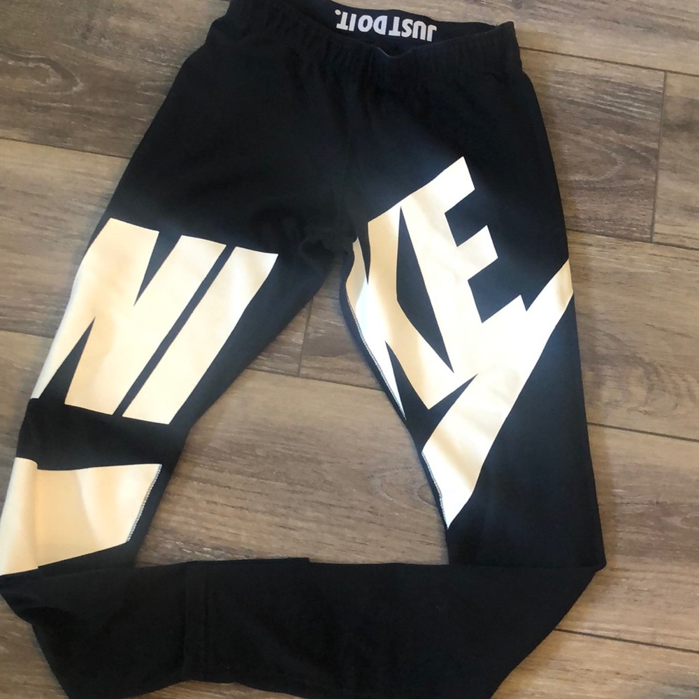 Nike workout pants/leggings